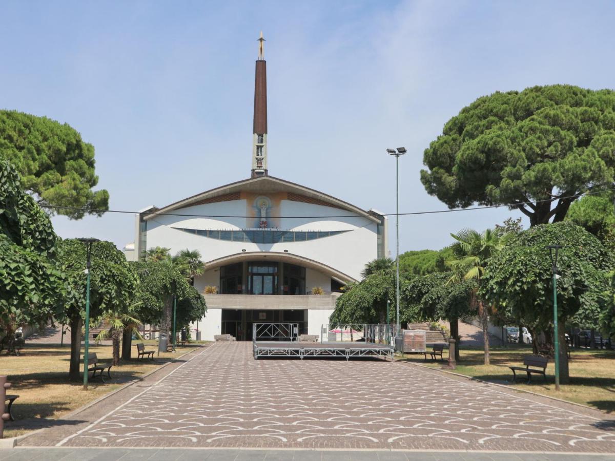 Burello Appartement Lignano Sabbiadoro Buitenkant foto