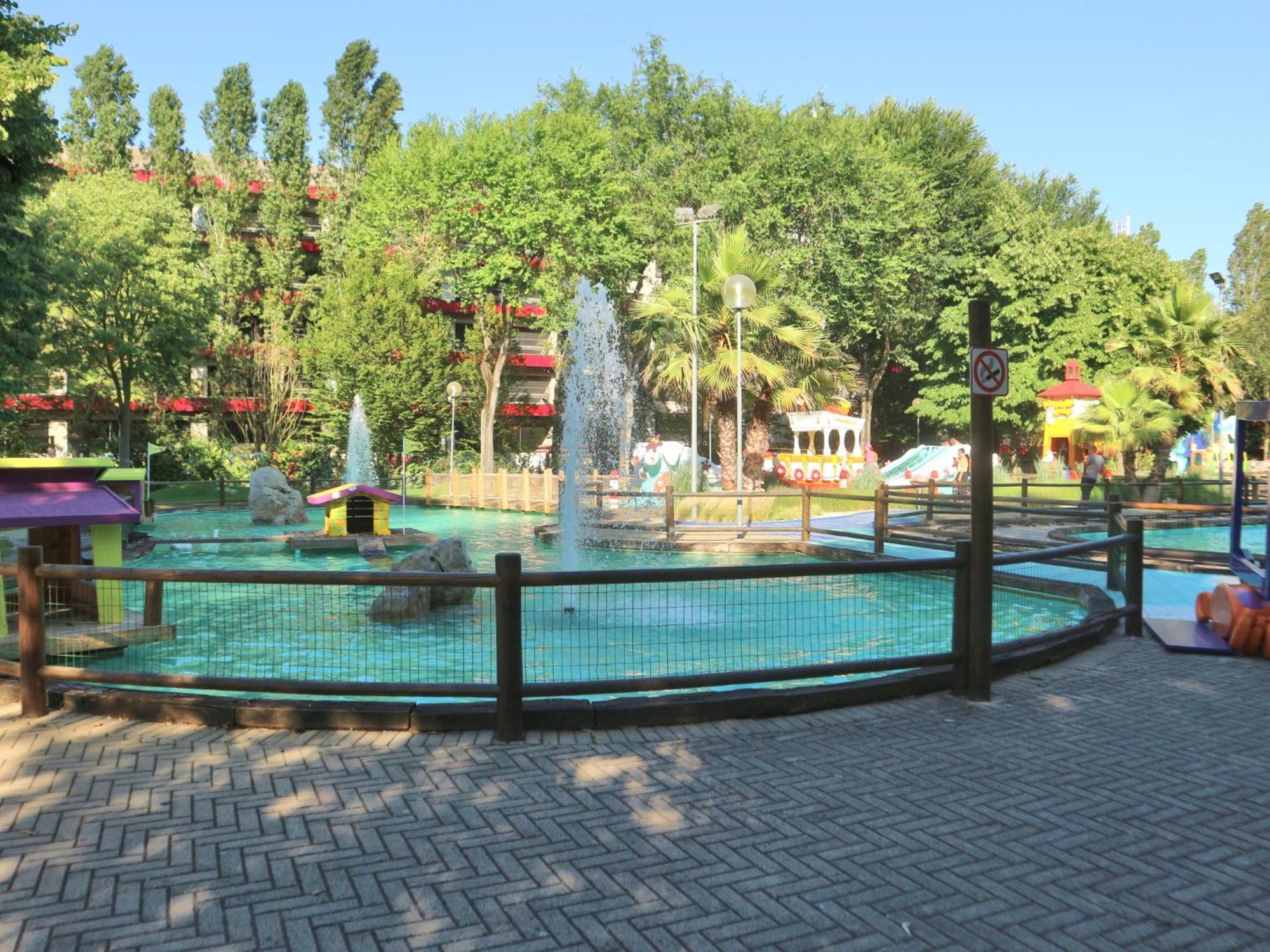 Burello Appartement Lignano Sabbiadoro Buitenkant foto