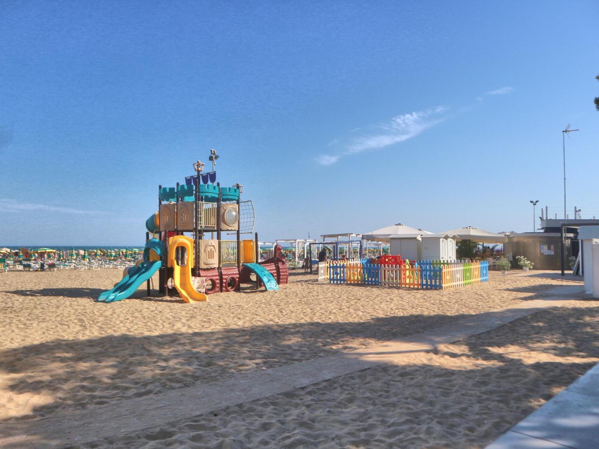 Burello Appartement Lignano Sabbiadoro Buitenkant foto