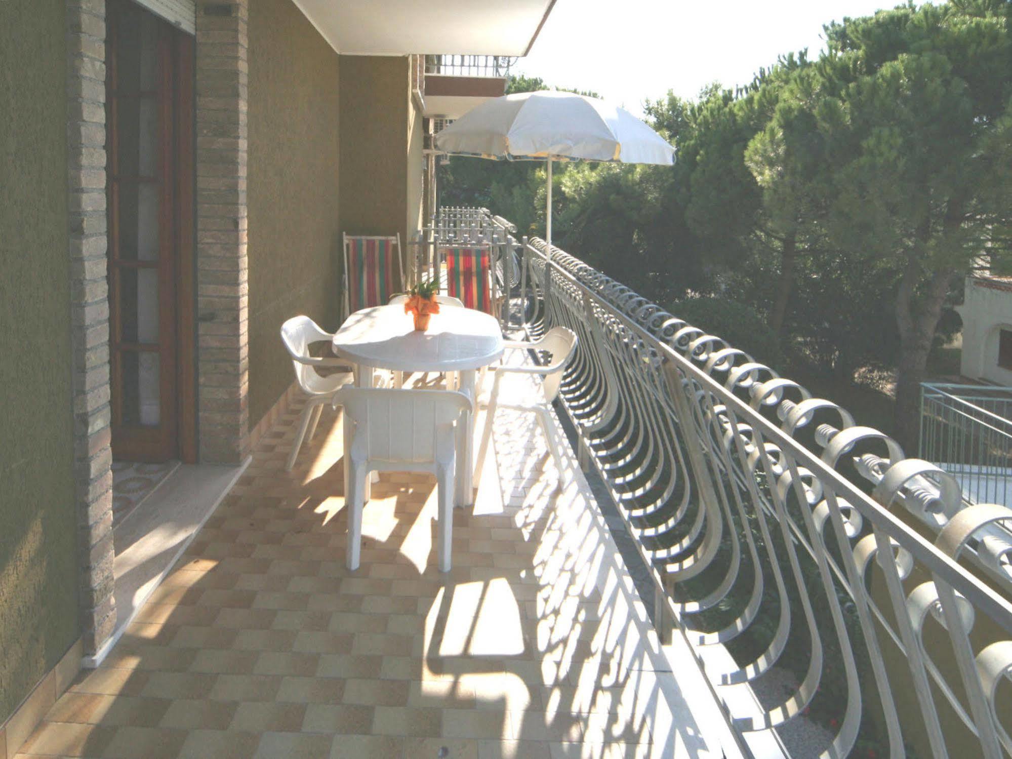 Burello Appartement Lignano Sabbiadoro Buitenkant foto